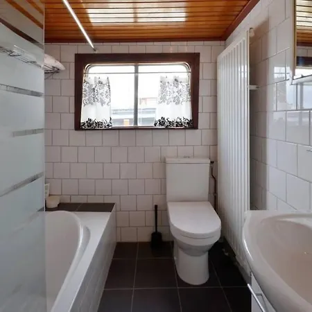 Houseboat Captain's Quarters In Harbour 船屋 阿姆斯特丹